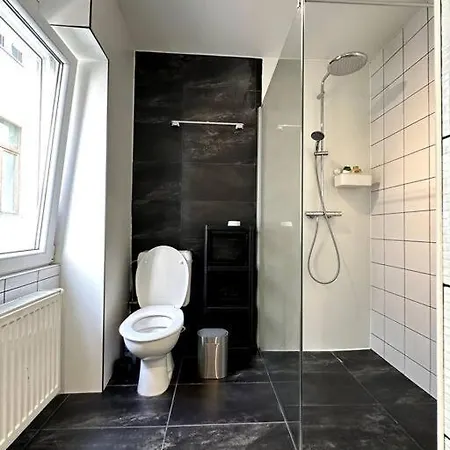 Right In The Center Your Getaway Apartment *