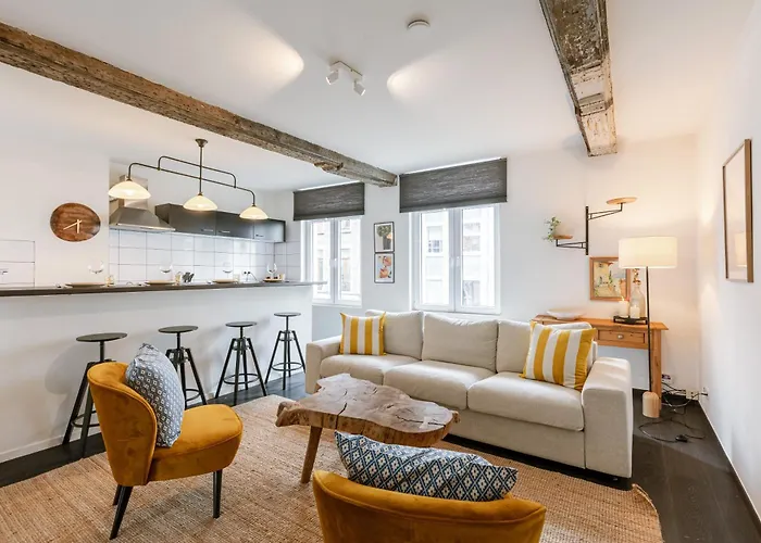 Апартаменты Right In The Center Your Getaway